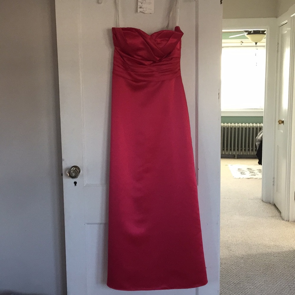 Bridesmaid dress, prom dress, evening dress.